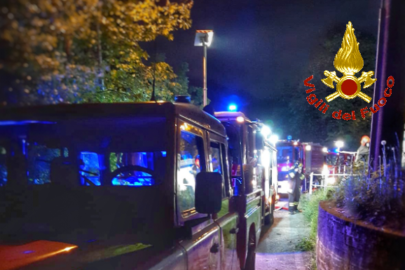 Incendio in casa a Casargo, intervento dei pompieri nella notte