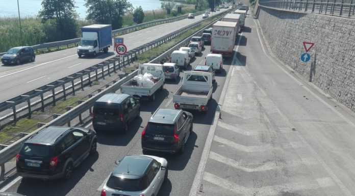 Civate, incidente in moto. Code nel pomeriggio in SS36