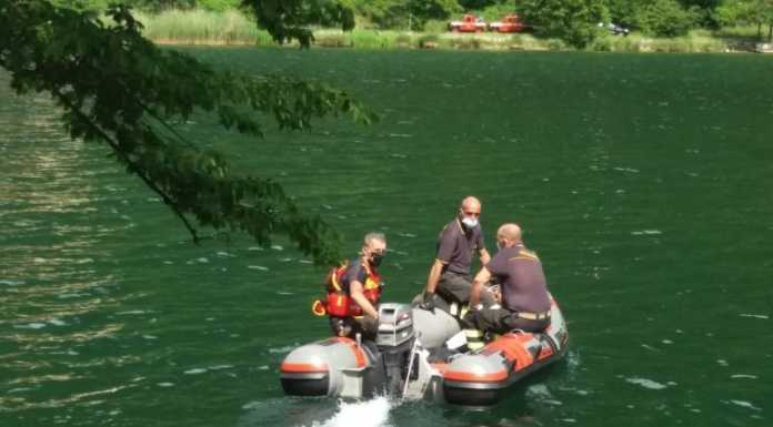 Eupilio. Si tuffa nel Segrino senza riemergere, il corpo ritrovato dopo un giorno di ricerche