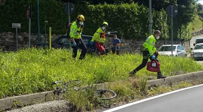 Cisano. Cade dalla bici in via Milano, 75enne di Merate perde la vita