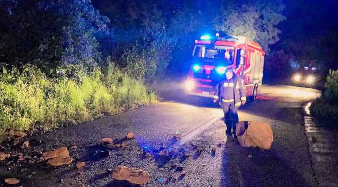 Maltempo. Massi sulla strada a Santa Maria Hoè. Piante cadute a Campsirago