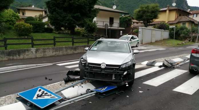 Ballabio, schianto sull’attraversamento pedonale della Provinciale
