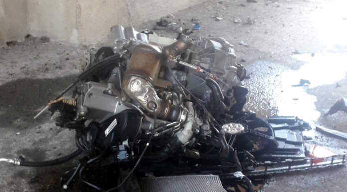 Casatenovo. Sfonda con l’auto una barriera e si schianta contro un muro