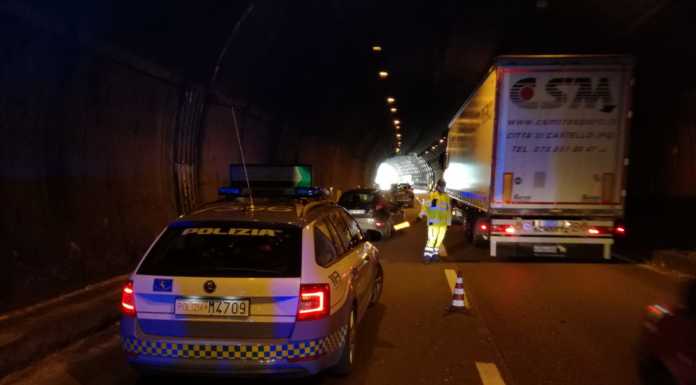 SS36. Incidente in mattinata nel tunnel del Barro, rallentamenti