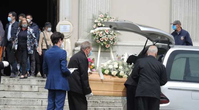 L’addio al magistrato Laura Siani: “Continua a camminare per la tua strada”