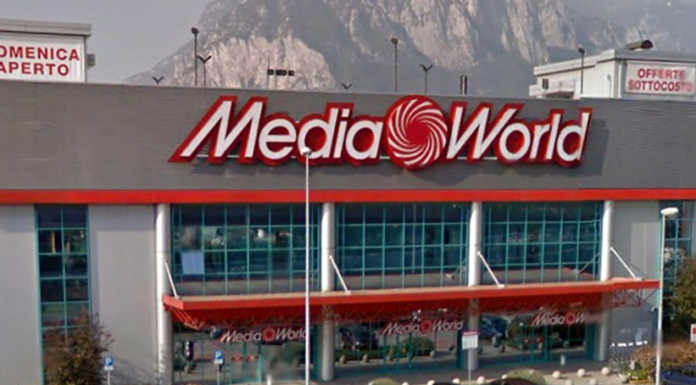 Ladri alla Mediaworld di Lecco, razziato il reparto di telefonia