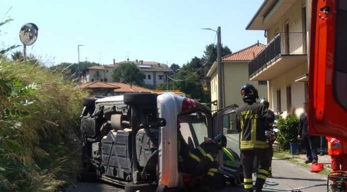 Auto si ribalta a Monte Marenzo, soccorso il 75enne alla guida