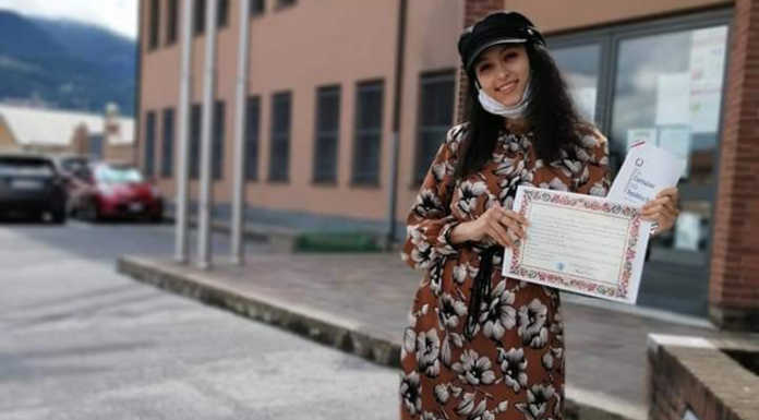 Olginate. In Italia dal 1998, Safa Chaieb festeggia la cittadinanza