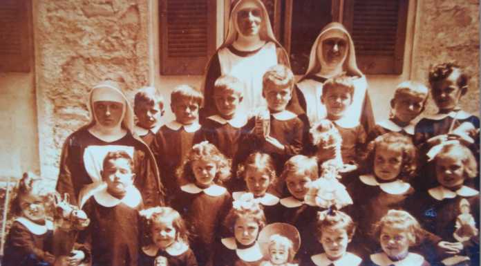 Un libro racconta la storia di Abbadia, il ricavato in aiuto dell’asilo