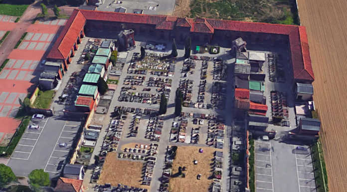Calco, lavori al cimitero: si interviene sui tetti dei colombari
