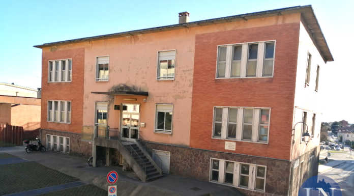 Merate. Dalla famiglia Frisia un nuovo regalo alla città: il rifacimento delle facciate del Clerici