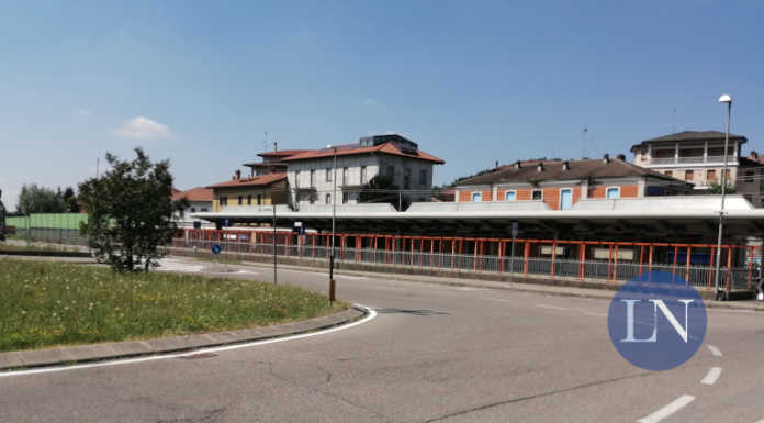 Olgiate, baruffa nella notte con lancio di sassi e bottiglie vicino alla stazione