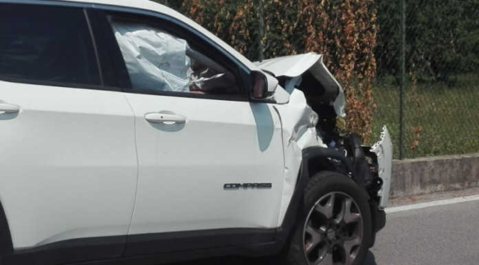 Incidente a Valgreghentino tra un furgoncino e un suv