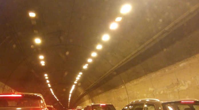 Incidente nel tunnel del Monte Barro: camion investe ciclista Traffico Monte Barro Tunnel