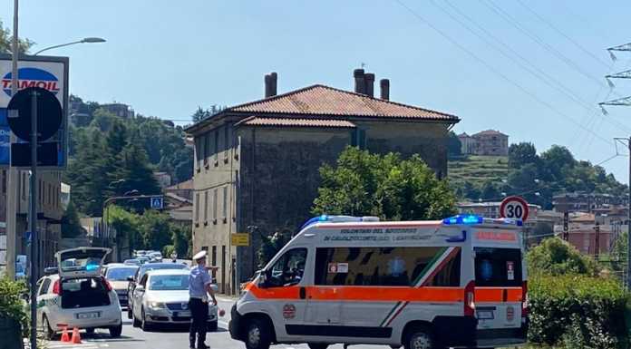 Incidente stradale a Lecco. Ferito un motociclista 56enne