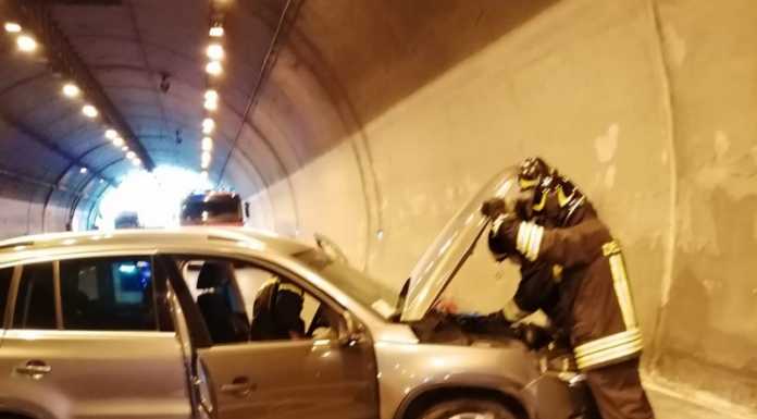 SS36. Incidente nel tunnel del Monte Barro, feriti e traffico deviato