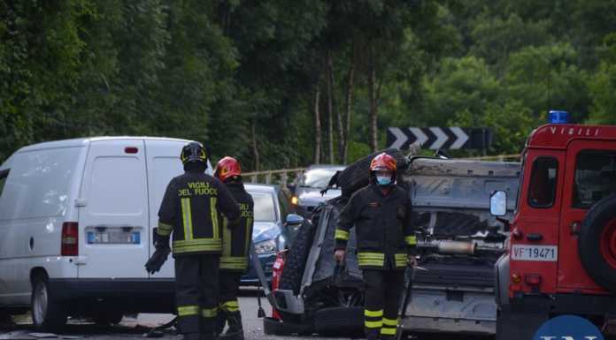 Brutto incidente a Introbio lungo la Sp62