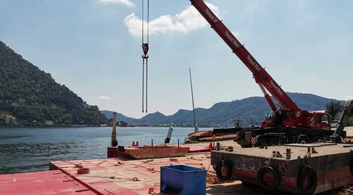 Como, proseguono i lavori al cantiere delle paratie sul lungolago