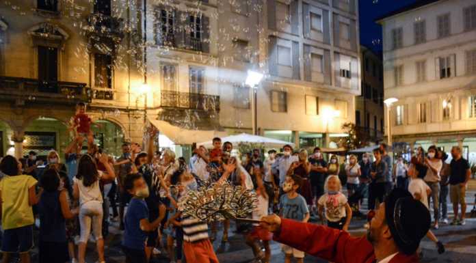 La “Notte Bianca” di Lecco tra artisti di strada, musica e musei aperti