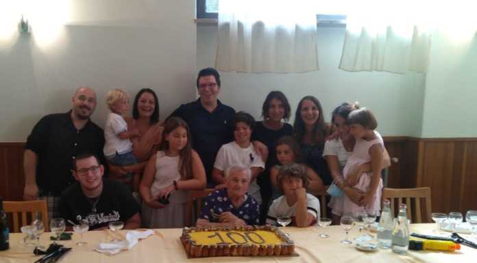 Nonna Maria festeggia 100 anni. Madre di 10 figli è bisnonna di 14 pronipoti
