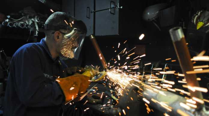 A Lecco il sistema economico e il sistema formativo a confronto Operaio Lavoro Pixabay