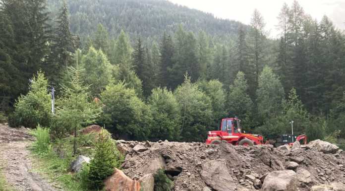 Frana a Chiareggio, coinvolto anche un Vigile del Fuoco erbese, è ricoverato a Lecco