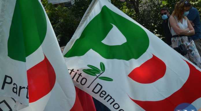 Elezioni. Il PD: “Nel lecchese abbiamo tenuto meglio che altrove” bandiere Partito Democratico PD