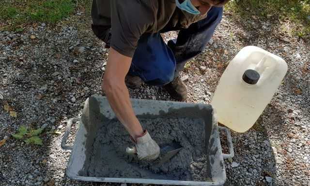 Montagna. A Lecco è iniziata la posa dei pali per la nuova segnaletica dei sentieri