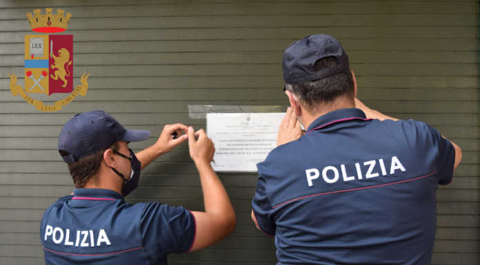 Rissa con trenta persone coinvolte: sospesa la licenza al chiosco sul lungolago