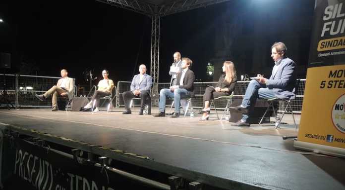 Elezioni, in piazza con i 5 Stelle una tavola rotonda sulla buona amministrazione