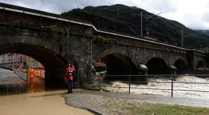 Dervio e allagamenti. Cariboni contrattacca: “Argini abbassati dall’ex sindaco”