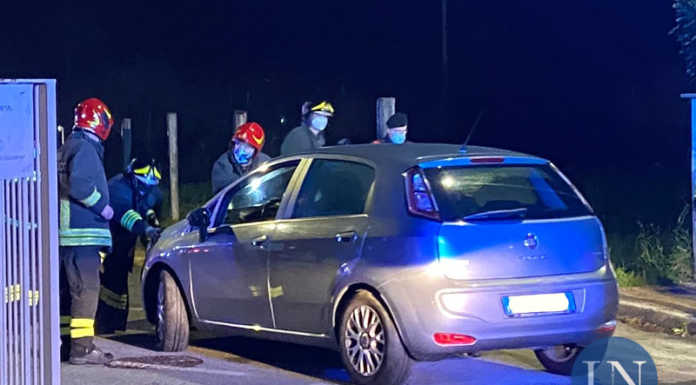 Dolzago, anziana per ore nell’auto in panne in un prato. Intossicata dai fumi