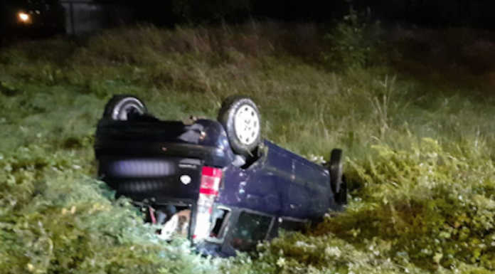 Olginate, auto ribaltata in via Spluga: donna illesa