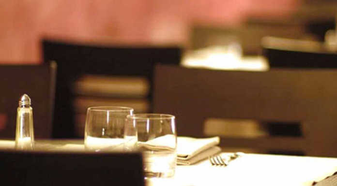 Firmato il nuovo Dpcm, bar e ristoranti chiusi dalle 18. Ecco le nuove misure