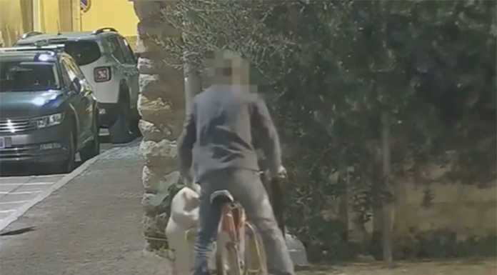 Mandello, abbandona i rifiuti: beccato dalla telecamera “trappola” (VIDEO)