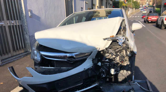 Lecco. Scontro in via Pasubio, illesi due automobilisti