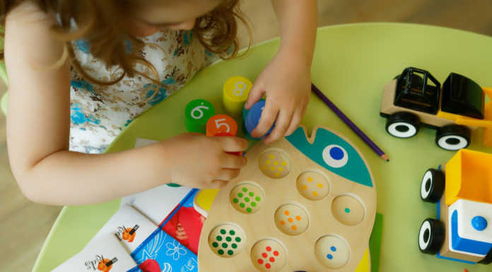 Caleotto, la divisione in più classi scontenta i genitori. Il dirigente: “Prima la sicurezza”