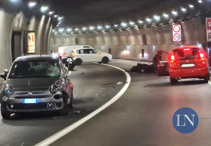 Incidente Galleria Auto Moto ospedale verso terzo ponte