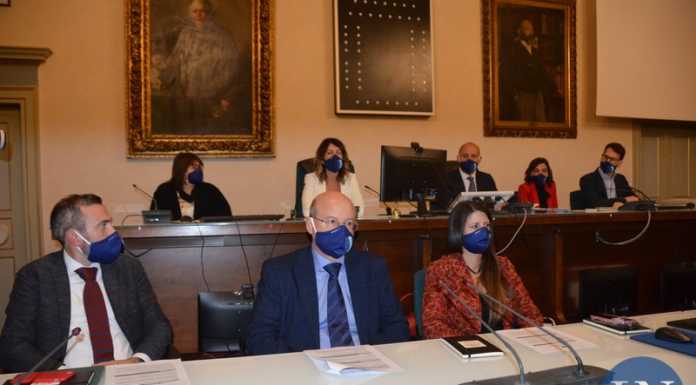 Ristori. Lecco stanzia un milione di euro di aiuti alle attività economiche