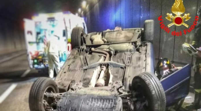 SS36, auto si ribalta nell’attraversamento di Lecco, un ferito