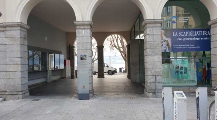 Lecco. Terminata la pulizia del passaggio pedonale di Palazzo delle Paure