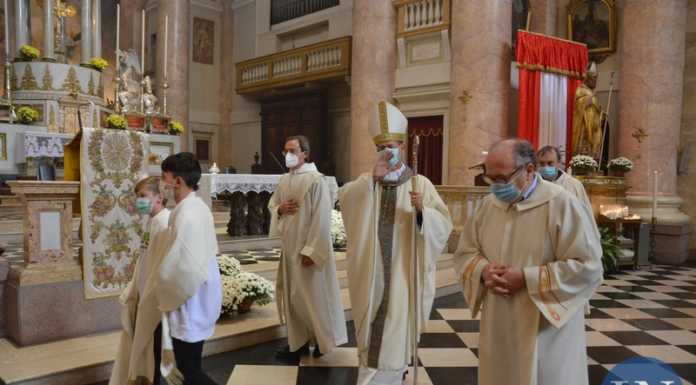 Calolzio celebra San Martino: “In questo momento difficile accogliamo il suo esempio”