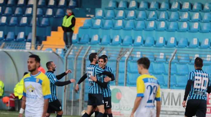 Calcio Serie C. Il Lecco fa tris: 3-2 alla Pergolettese L'esultanza dopo il gol di Giudici (credit foto Calcio Lecco 1912)