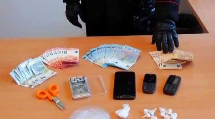 Garbagnate Monastero. Trovato in possesso di droga, nei guai un 23enne