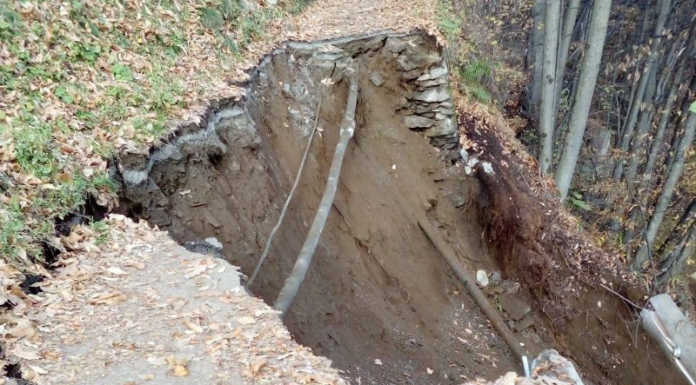 Premana. Rottura all’acquedotto “Acquadüsc”, frana sulla strada della Val Fraina