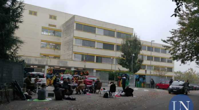 Merate, protesta al liceo per la Dad. I genitori del Consiglio di Istituto: “Gesto intelligente e moderato”