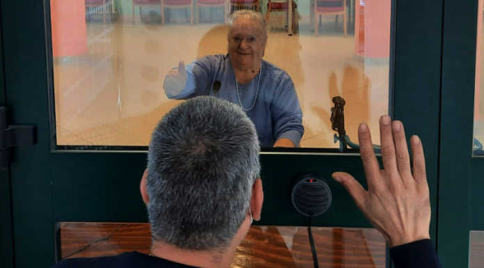 Rsa Casa Madonna della Fiducia: per vedere i propri cari c’è la “tenda del sorriso”