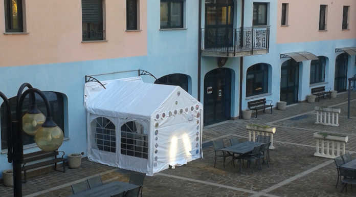 Calolzio. La tenda del sorriso della Casa Madonna della Fiducia sul The Guardian casa madonna fiducia tenda del sorriso