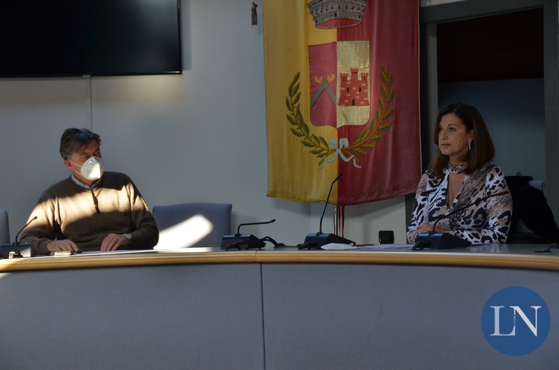 Il sindaco Marco Ghezzi e l'assessore Cristina Valsecchi