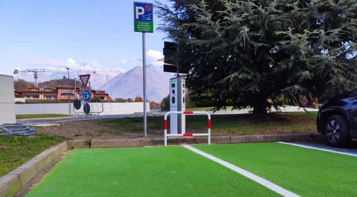 Colico, installata una colonnina per la ricarica delle auto elettriche